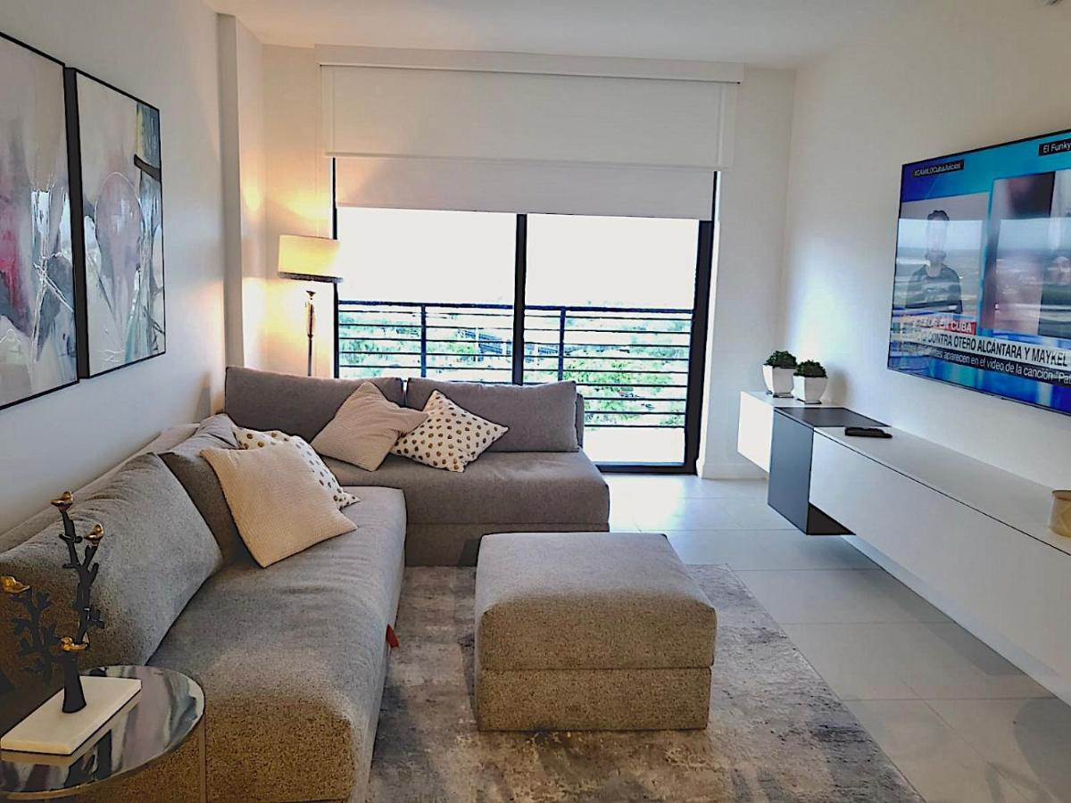 Downtown Doral, Florida. New Condo Style Resort. Exterior photo